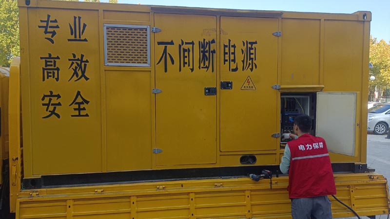 鸡西柴油发电机组和UPS电源配合使用时，如何避免切换过程中的电力中断？